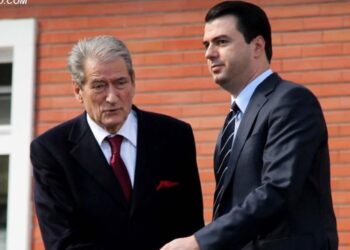 Berisha zbulon bisedën me Bashën natën e 9 shtatorit 2021, kur u përjashtua nga partia