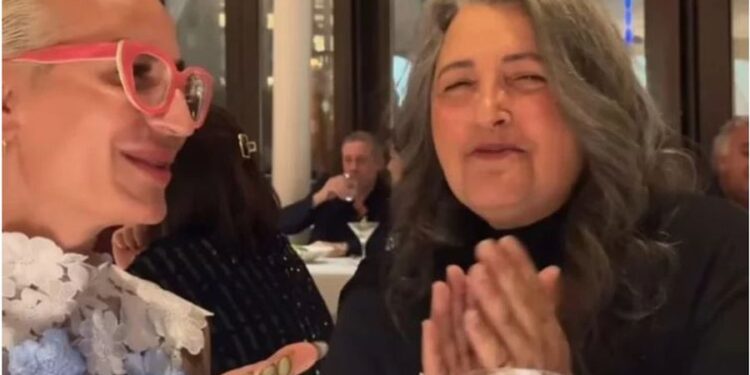 Prekëse, pas shumë vitesh Parashqevi Simaku kontakton me familjarët e saj