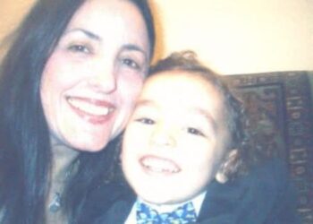 ZOTI BËNË MREKULLI: Parashqevi Simaku ndan lajmin me fansat, gjendet djali i saj Luke….