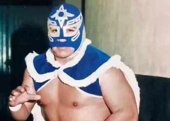 Shuhet Rey Mysterio! Zi në botën e keçit