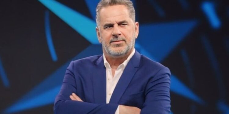 Nga Artur Zheji: Parashqevi Simaku, Kësulkuqja e shqiptarëve!