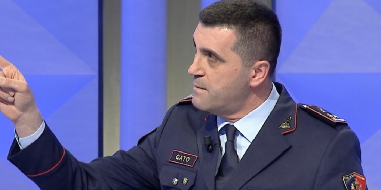 Altin Qato: Policët në semafore bëjnë kaos trafikun