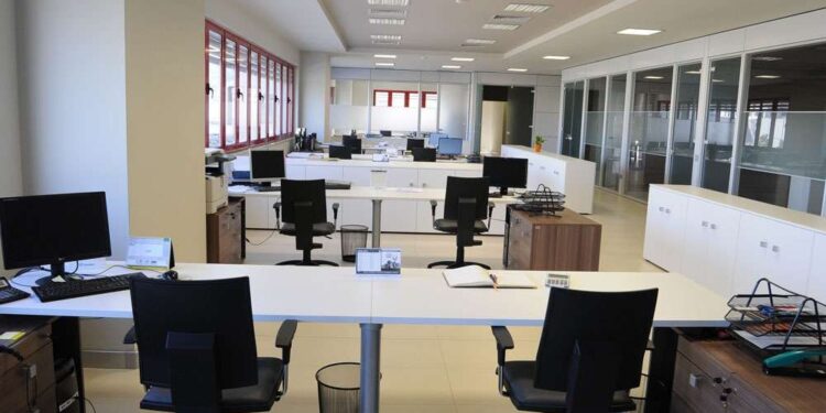 Viti i ri/Qeveria merr vendim për datën 3 janar. Administrata do të…