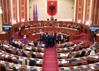 Seanca maratonë në Kuvend/ Falja e gjobave votohet pas mesnate, ja kush përfiton