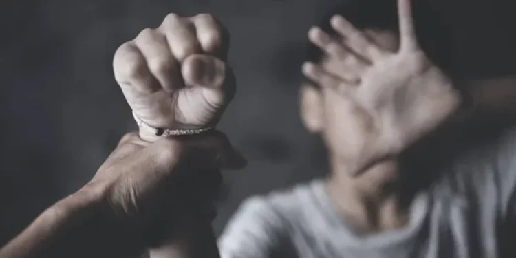 TRONDITËSE në Korçë/ I mituri rrëfen ngacmimin s*ksual nga 45-vjeçari: Më mashtroi! Nëna e adoleshentit: Ka tentuar ta p*rdhunojë