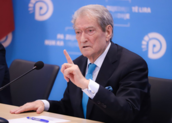 “Zoti ka bërë mashkull e femër”, Berisha çon në Kuvend ligjin që njeh vetëm dy gjini në Shqipëri