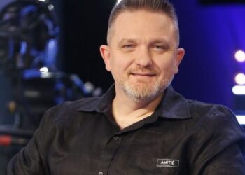 Reagimi i Julian Dedës për banorin e BBV që zbuloi orientimin e tij: Pse nuk e tregove që në fillim?