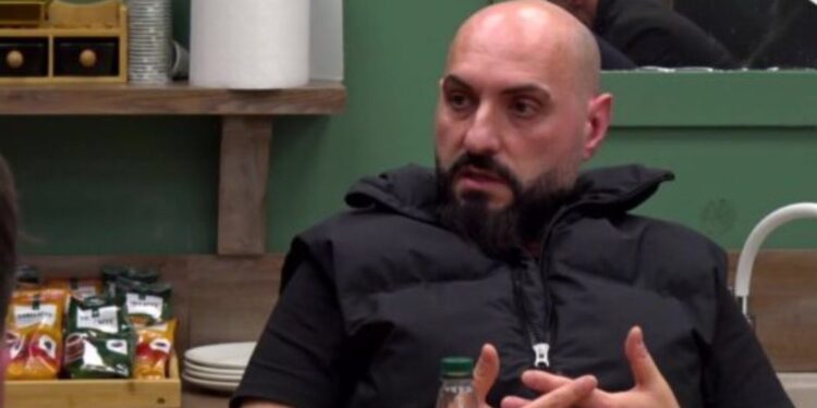 “5 çuna më lanë në rrugë me kockat e thyera”, banori i BBV habit me rrëfimin: Do isha gur varri sot…