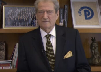 Berisha: Rama në botën virtuale me Ismail Bej Vlorën kurse në botën reale me hajdutë