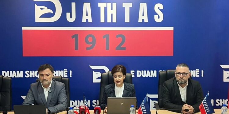 “Në përvjetorin e së vërtetës”/ Edlira Devolli, bashkëdrejtuese e “Djathtas 1912”: Nga bolshevizmi në hipokrizinë moderne