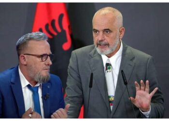 I paskemi hyrë në hak zavallit!