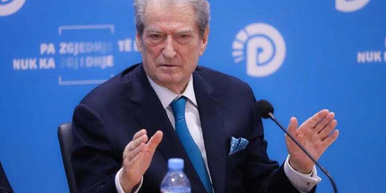 Berisha thirrje diasporës: Regjistrohuni për të votuar, çdo votë e juaja është votë për rotacionin, ndryshimin dhe shpëtimin e Shqipërisë