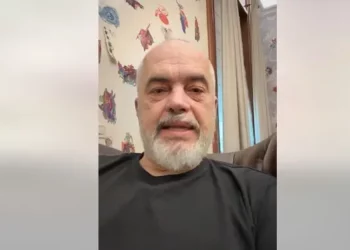 “U bëre bozë çdo ditë në ekran!”, Rama i përgjigjet komentuesve