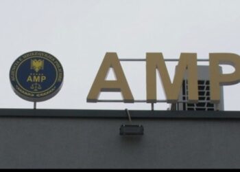 Vodhi sendet personale të një të arrestuari në Gramsh, AMP pezullon nga detyra punonjësin e policisë