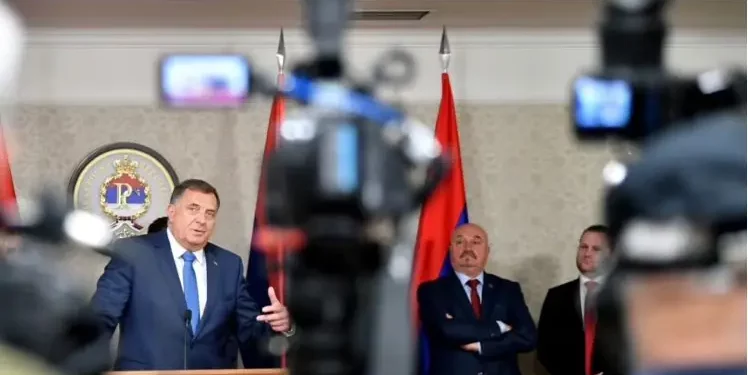 DASH shpall ‘non grata’ 13 individë dhe një entitet në Bosnjë