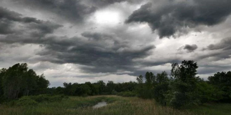 Java nis me vranësira dhe temperatura në rritje