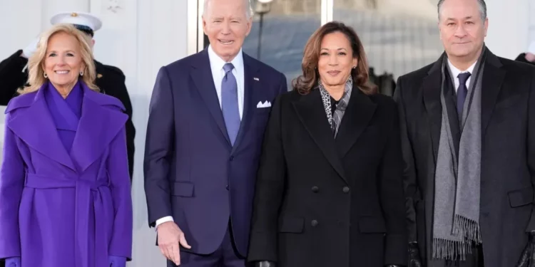 FOTO/ Betimi si President, Biden pret Trump në Shtëpinë e Bardhë