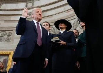 Donald Trump betohet si president i Amerikës: Epoka e artë nis tani