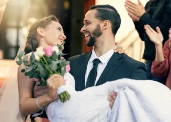 Këto janë katër SHENJAT e horoskopit që do të MARTOHEN këtë vit