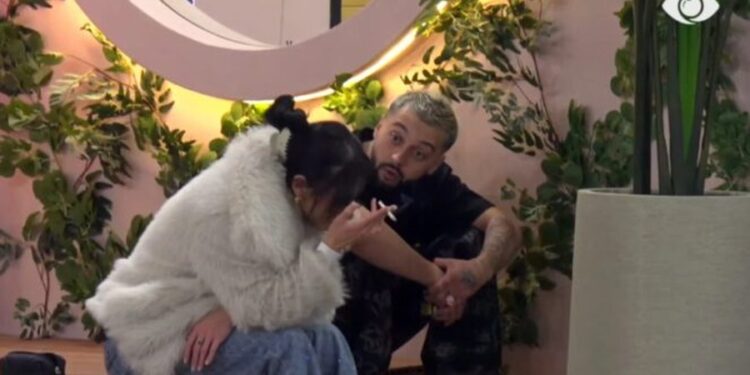 “Kam gruan jashtë”/ Gjesti DEBATON me Eglin: Zhduku!