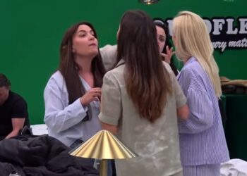 “Qelbësirë, kush je ti që më përmend mua babain…”/ Debat i fortë mes Rozanës dhe Loredanës!