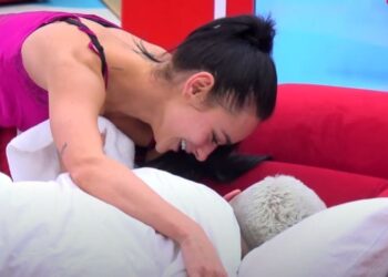 “Të kam dashuruar fort”/ Egli i shkruan LETËR dashurie Gjestit, por si reagon ai?