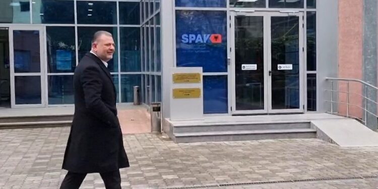 Tom Doshi paraqitet në SPAK