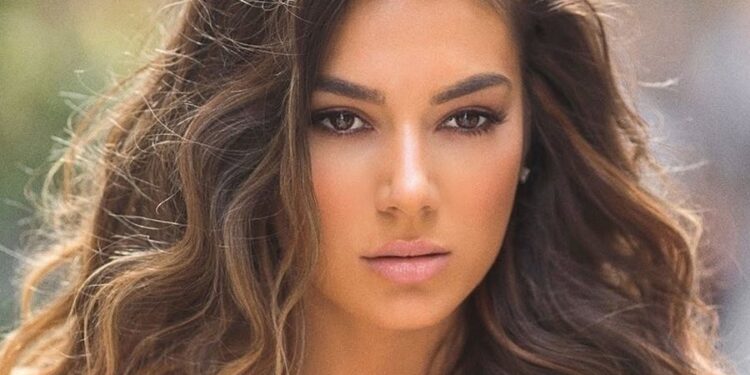 Do habiteni! Sot feston ditëlindjen, ja sa vjeç mbush Elvana Gjata