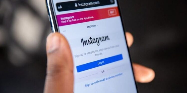 Faqet denigruese me foto dhe video intime/ Policia identifikon “administratoret”, ishin dy vajza minorene!