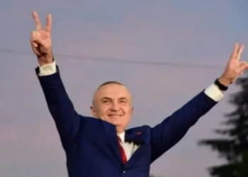 Protesta e opozitës/ Meta nga qelia i bën thirrje qytetarëve