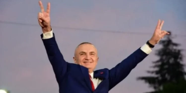 Protesta e opozitës/ Meta nga qelia i bën thirrje qytetarëve