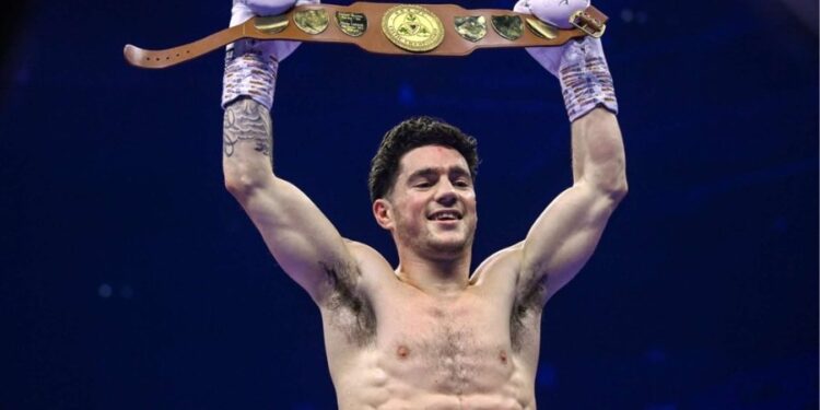 Vdes në moshën 28-vjeçare boksieri irlandez, pësoi dëmtime të rënda në tru gjatë ndeshjes