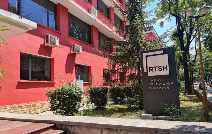PD-PS bashkojnë votat në Kuvend/ “Shkrihet” Këshilli Drejtues i RTSH. Shkarkohet edhe Leka Bungo