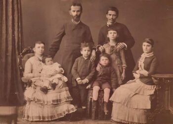 FOTO HISTORIKE/ Sami dhe Naim Frashëri me familjet e tyre, viti 1882 në Stamboll
