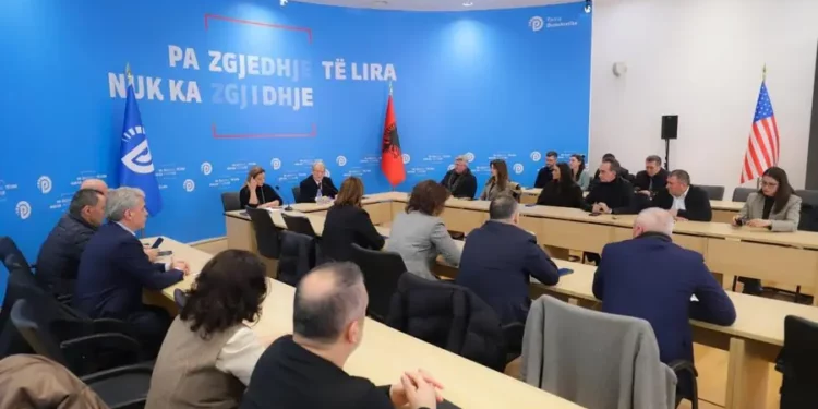 Berisha mobilizon deputetët: Lini çdo gjë, deri në 2 Mars…