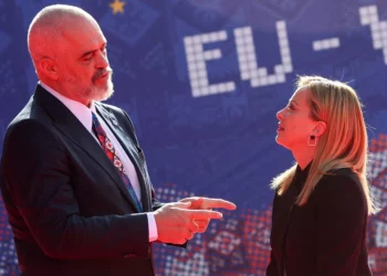 A po tradhtohet Edi Rama nga e djathta?