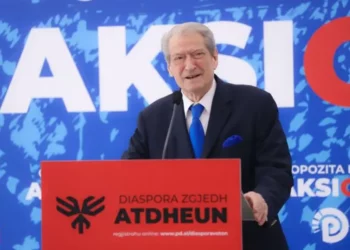 Berisha: Rama lëvizi miliona dhe aviona për të dalë krah JD Vance