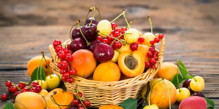 Cilat janë tre frutat më të mira për mëngjes dhe përfitimet e tyre për shëndetin