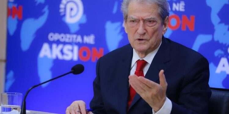 “Dyfishim i rrogave të mjekëve”, Berisha: Onkologjiku, streha ku njerëzit vdesin nga mungesa e ilaçeve