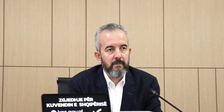 Shqiptarët do të votojnë nga 88 shtete, KQZ miraton numrin e fletëve të votimit. Ja kush do t’i prodhojë