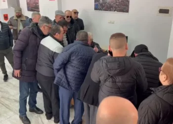 Primaret në Durrës, Gazment Bardhi: Fluks i lartë votuesish!