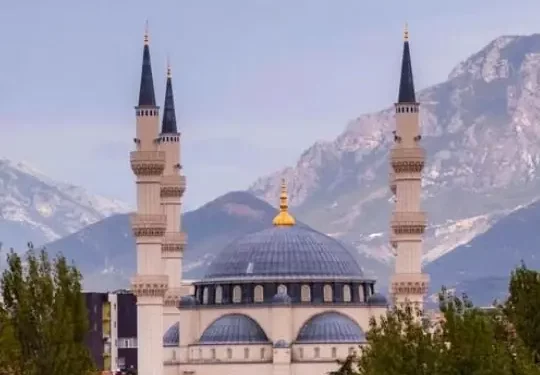 Muaji i shenjtë i Ramazanit, presidenti Begaj uron besimtarët