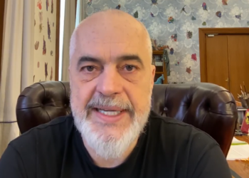 Rama u përgjigjet akuzave për shishen e verës 33 mijë euro: Shpifje…