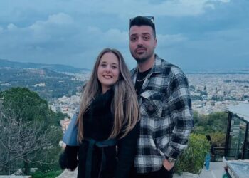 Tragjedi e dyfishtë në Greqi/ Babai vdes nga pikëllimi kur mëson aksidentin fatal të të birit 31-vjeçar dhe bashkëshortes së tij