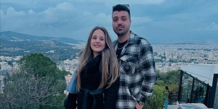 Tragjedi e dyfishtë në Greqi/ Babai vdes nga pikëllimi kur mëson aksidentin fatal të të birit 31-vjeçar dhe bashkëshortes së tij