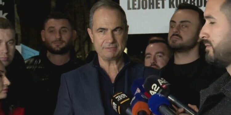 Protesta/ Ironia e demokratëve: Kryeministri kërkon ta edukojë TikTok-un?