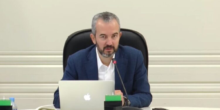 “Sëmuren” kandidatët e partive të vogla, japin dorëheqjen 7 prej tyre