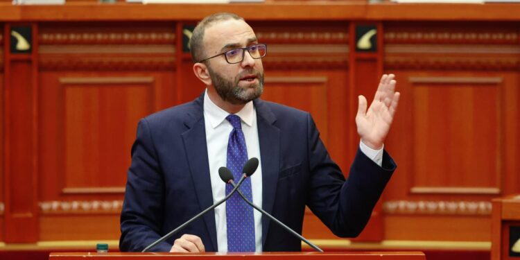 Bardhi denoncon kandidaten e PS në Roskovec: Fondet e bashkisë ia dha mamasë së vet për të ndërtuar bujtinë