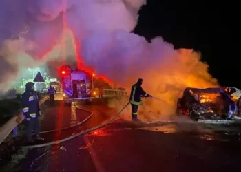 Tragjedi në Tiranë/ Makina përplaset me betonieren dhe shpërthen në flakë, vdesin 4 të rinj