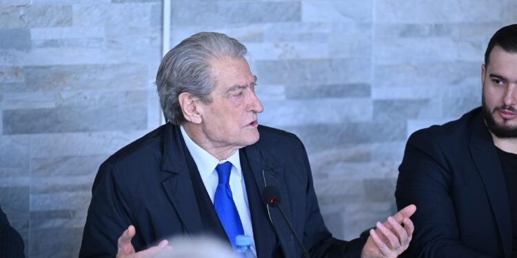 Berisha: Projekti i Shqipërisë Madhështore fillon te pensionistët! Ne do i shpërndajmë krejt ndryshe të ardhurat